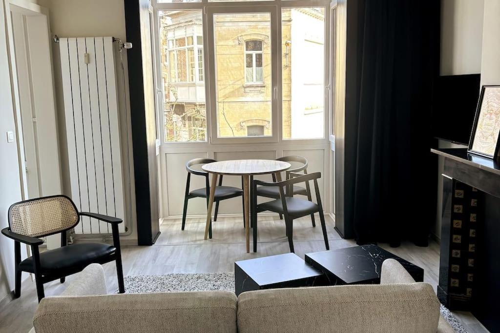 Au Cabinet Childeric Apartment Tournai Exterior photo